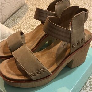 Pierre Dumas Platform Chunky Heeled Sandal